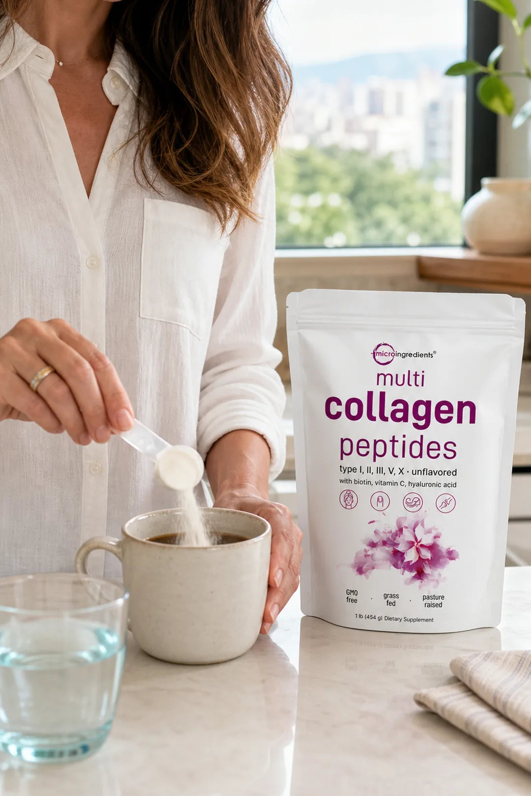 Multi Collagen Peptides con scoop y empaque visible